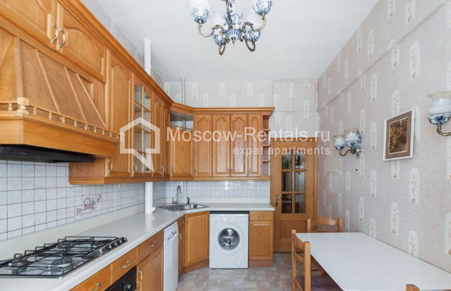 Photo #1 3-room (2 BR) apartment for <a href="http://moscow-rentals.ru/en/articles/long-term-rent" target="_blank">a long-term</a> rent
 in Russia, Moscow, Gazetnyi lane, 13