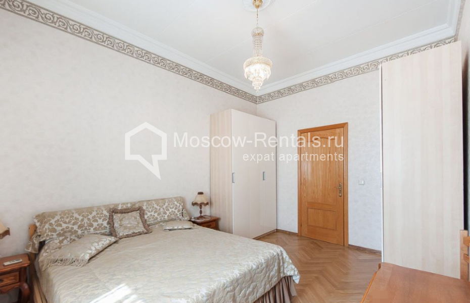 Photo #10 3-room (2 BR) apartment for <a href="http://moscow-rentals.ru/en/articles/long-term-rent" target="_blank">a long-term</a> rent
 in Russia, Moscow, Gazetnyi lane, 13