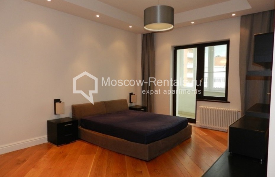 Photo #2 5-room (4 BR) apartment for <a href="http://moscow-rentals.ru/en/articles/long-term-rent" target="_blank">a long-term</a> rent
 in Russia, Moscow, Kutuzova str, 11 bld 2