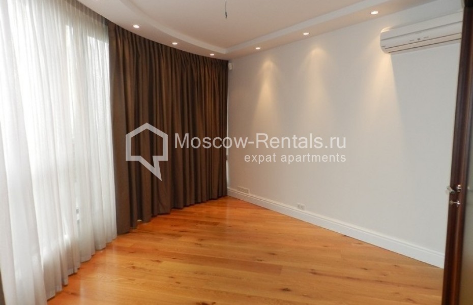 Photo #6 5-room (4 BR) apartment for <a href="http://moscow-rentals.ru/en/articles/long-term-rent" target="_blank">a long-term</a> rent
 in Russia, Moscow, Kutuzova str, 11 bld 2