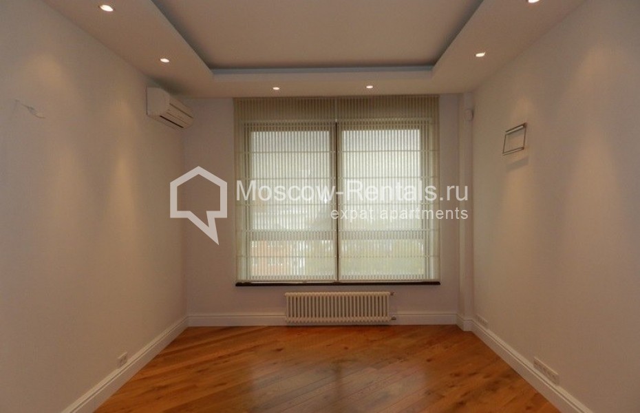 Photo #9 5-room (4 BR) apartment for <a href="http://moscow-rentals.ru/en/articles/long-term-rent" target="_blank">a long-term</a> rent
 in Russia, Moscow, Kutuzova str, 11 bld 2
