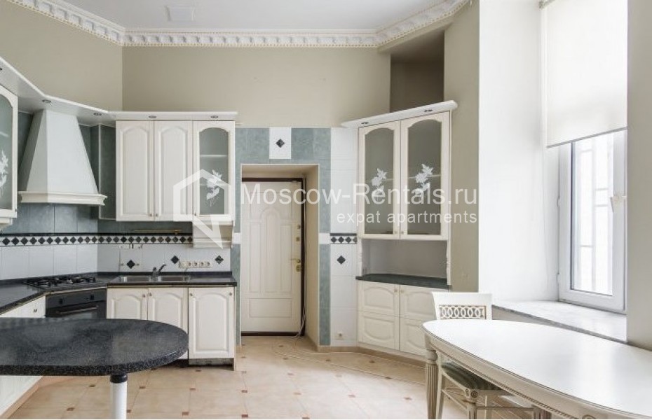 Photo #6 5-room (4 BR) apartment for <a href="http://moscow-rentals.ru/en/articles/long-term-rent" target="_blank">a long-term</a> rent
 in Russia, Moscow, Petrovka str, 17С1