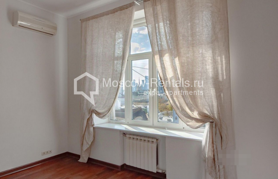 Photo #12 5-room (4 BR) apartment for <a href="http://moscow-rentals.ru/en/articles/long-term-rent" target="_blank">a long-term</a> rent
 in Russia, Moscow, M. Molchanovka str, 8С2