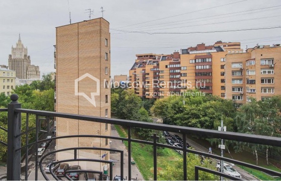 Photo #1 5-room (4 BR) apartment for <a href="http://moscow-rentals.ru/en/articles/long-term-rent" target="_blank">a long-term</a> rent
 in Russia, Moscow, Plushikha str, 22