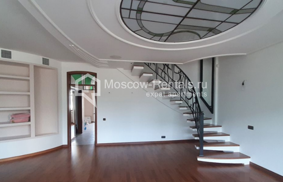 Photo #4 4-room (3 BR) apartment for <a href="http://moscow-rentals.ru/en/articles/long-term-rent" target="_blank">a long-term</a> rent
 in Russia, Moscow, B. Golovin lane, 2