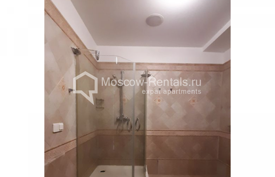 Photo #14 4-room (3 BR) apartment for <a href="http://moscow-rentals.ru/en/articles/long-term-rent" target="_blank">a long-term</a> rent
 in Russia, Moscow, B. Golovin lane, 2