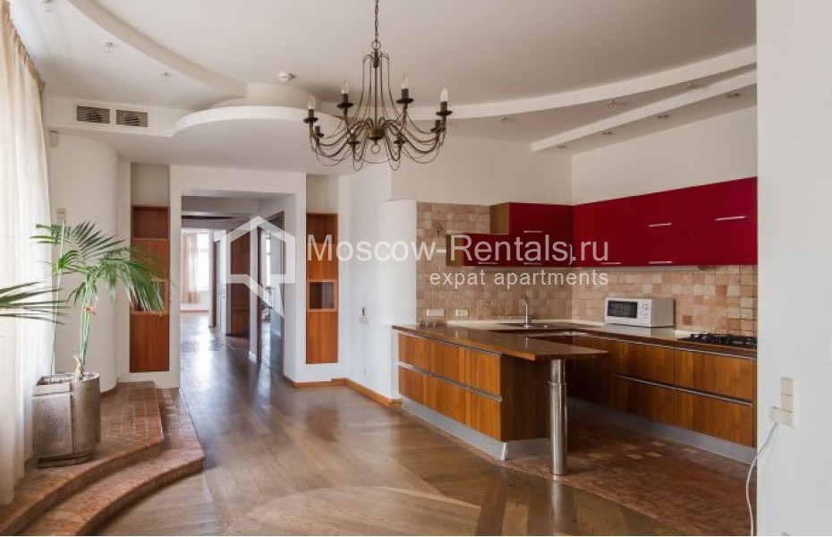 Photo #1 5-room (4 BR) apartment for <a href="http://moscow-rentals.ru/en/articles/long-term-rent" target="_blank">a long-term</a> rent
 in Russia, Moscow, Kalashnyi lane, 4