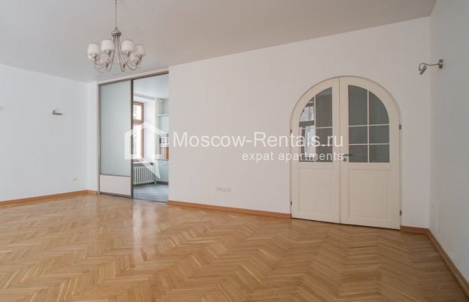 Photo #3 5-room (4 BR) apartment for <a href="http://moscow-rentals.ru/en/articles/long-term-rent" target="_blank">a long-term</a> rent
 in Russia, Moscow, B. Afanasievskyi lane, 41