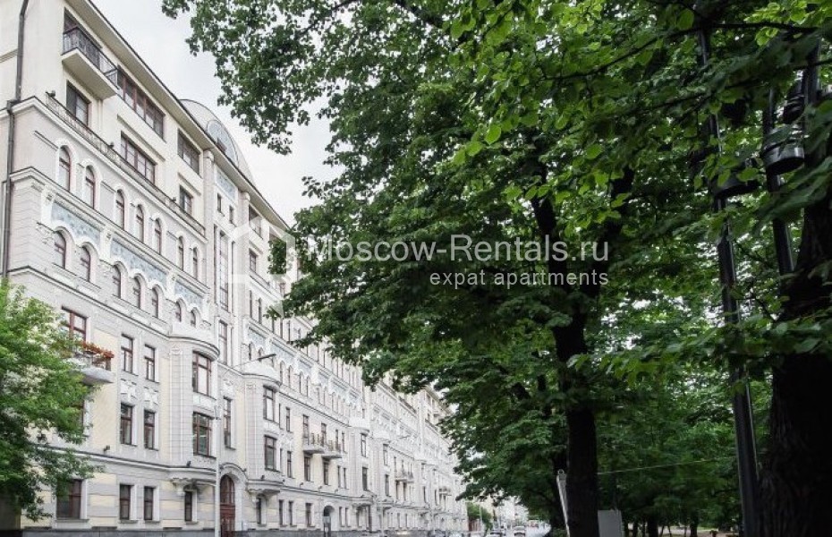 Photo #1 4-room (3 BR) apartment for <a href="http://moscow-rentals.ru/en/articles/long-term-rent" target="_blank">a long-term</a> rent
 in Russia, Moscow, Gogolevskyi blv, 29