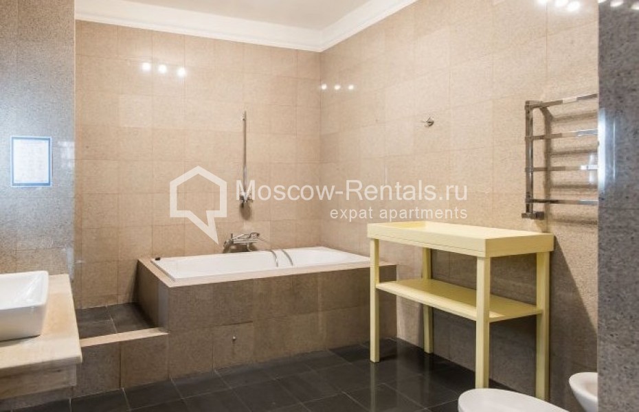 Photo #14 4-room (3 BR) apartment for <a href="http://moscow-rentals.ru/en/articles/long-term-rent" target="_blank">a long-term</a> rent
 in Russia, Moscow, Gogolevskyi blv, 29