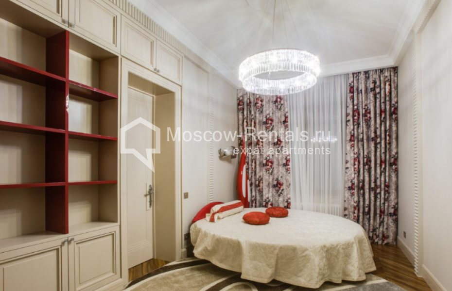 Photo #6 4-room (3 BR) apartment for <a href="http://moscow-rentals.ru/en/articles/long-term-rent" target="_blank">a long-term</a> rent
 in Russia, Moscow, New Arbat str, 27