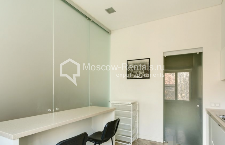 Photo #10 4-room (3 BR) apartment for <a href="http://moscow-rentals.ru/en/articles/long-term-rent" target="_blank">a long-term</a> rent
 in Russia, Moscow, B. Levshinskyi lane, 11