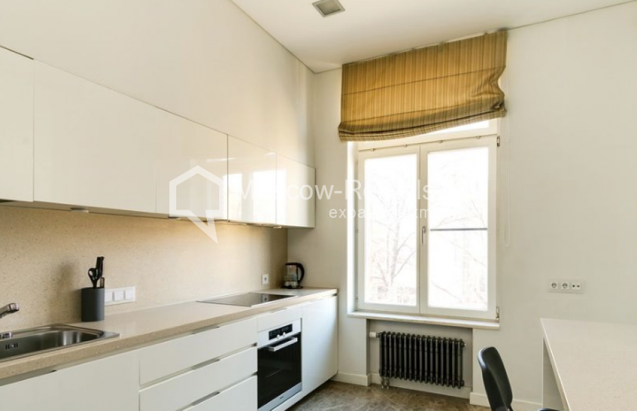 Photo #11 4-room (3 BR) apartment for <a href="http://moscow-rentals.ru/en/articles/long-term-rent" target="_blank">a long-term</a> rent
 in Russia, Moscow, B. Levshinskyi lane, 11