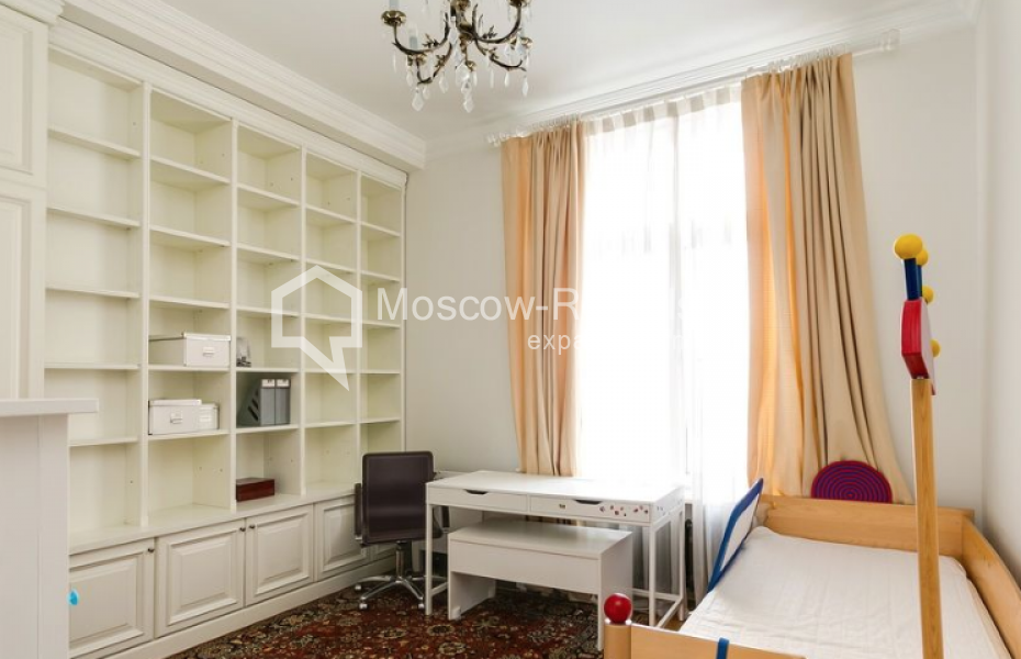 Photo #22 4-room (3 BR) apartment for <a href="http://moscow-rentals.ru/en/articles/long-term-rent" target="_blank">a long-term</a> rent
 in Russia, Moscow, B. Levshinskyi lane, 11