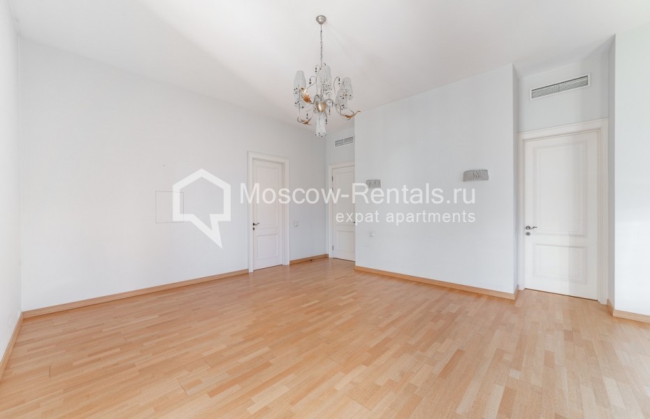 Photo #8 4-room (3 BR) apartment for <a href="http://moscow-rentals.ru/en/articles/long-term-rent" target="_blank">a long-term</a> rent
 in Russia, Moscow, Kolymazhnyi lane, 10