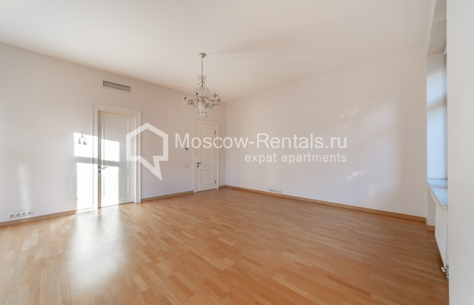 Photo #11 4-room (3 BR) apartment for <a href="http://moscow-rentals.ru/en/articles/long-term-rent" target="_blank">a long-term</a> rent
 in Russia, Moscow, Kolymazhnyi lane, 10