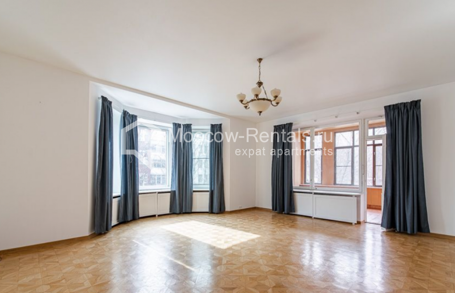Photo #1 4-room (3 BR) apartment for <a href="http://moscow-rentals.ru/en/articles/long-term-rent" target="_blank">a long-term</a> rent
 in Russia, Moscow, Pozharskyi lane, 7А