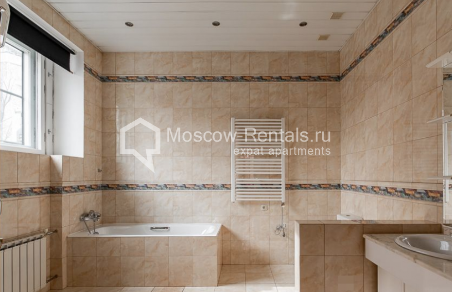 Photo #16 4-room (3 BR) apartment for <a href="http://moscow-rentals.ru/en/articles/long-term-rent" target="_blank">a long-term</a> rent
 in Russia, Moscow, Pozharskyi lane, 7А
