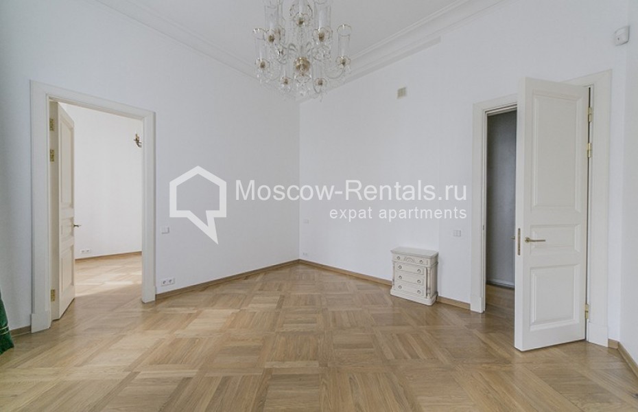 Photo #12 4-room (3 BR) apartment for <a href="http://moscow-rentals.ru/en/articles/long-term-rent" target="_blank">a long-term</a> rent
 in Russia, Moscow, Tverskoy blv, 8