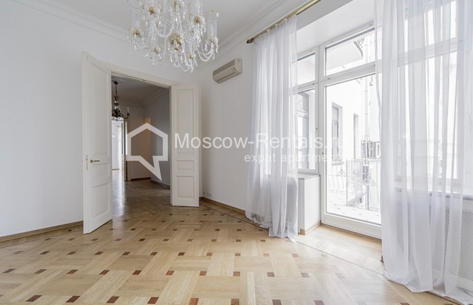 Photo #8 4-room (3 BR) apartment for <a href="http://moscow-rentals.ru/en/articles/long-term-rent" target="_blank">a long-term</a> rent
 in Russia, Moscow, Tverskoy blv, 8