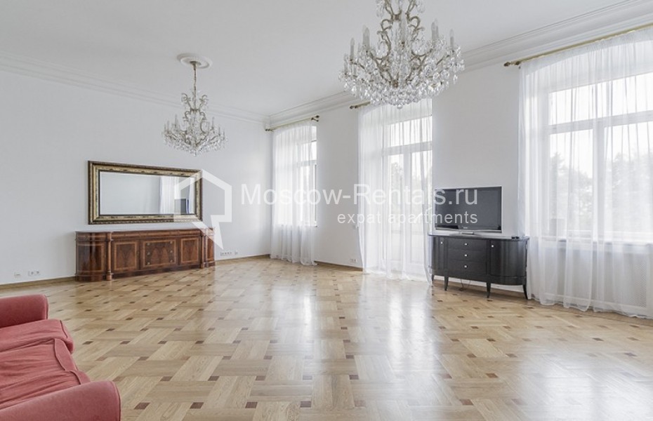 Photo #2 4-room (3 BR) apartment for <a href="http://moscow-rentals.ru/en/articles/long-term-rent" target="_blank">a long-term</a> rent
 in Russia, Moscow, Tverskoy blv, 8