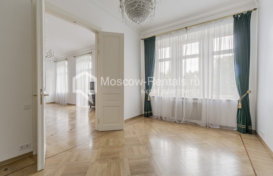 Photo #10 4-room (3 BR) apartment for <a href="http://moscow-rentals.ru/en/articles/long-term-rent" target="_blank">a long-term</a> rent
 in Russia, Moscow, Tverskoy blv, 8