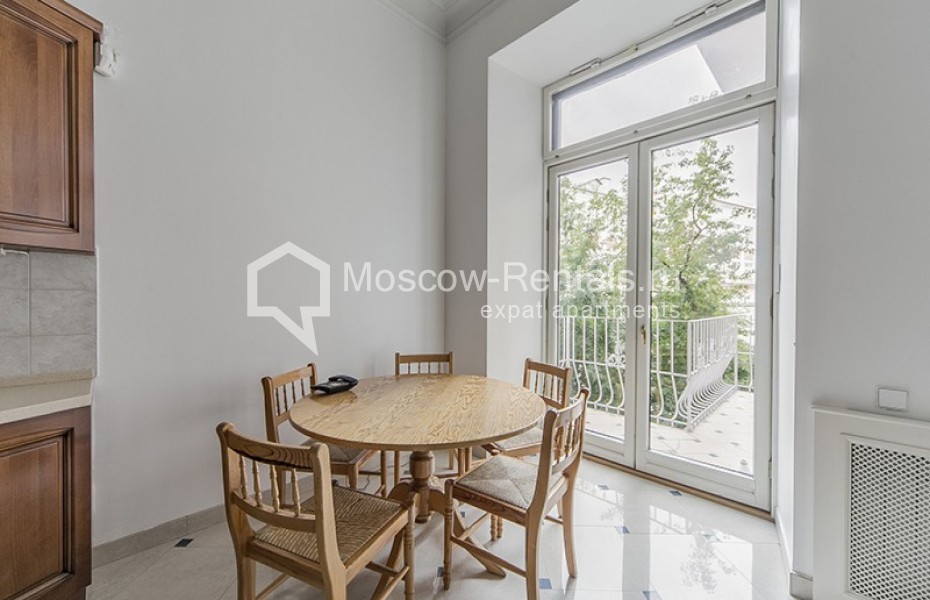 Photo #4 4-room (3 BR) apartment for <a href="http://moscow-rentals.ru/en/articles/long-term-rent" target="_blank">a long-term</a> rent
 in Russia, Moscow, Tverskoy blv, 8
