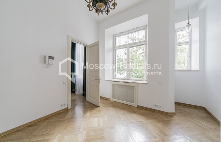 Photo #13 4-room (3 BR) apartment for <a href="http://moscow-rentals.ru/en/articles/long-term-rent" target="_blank">a long-term</a> rent
 in Russia, Moscow, Tverskoy blv, 8
