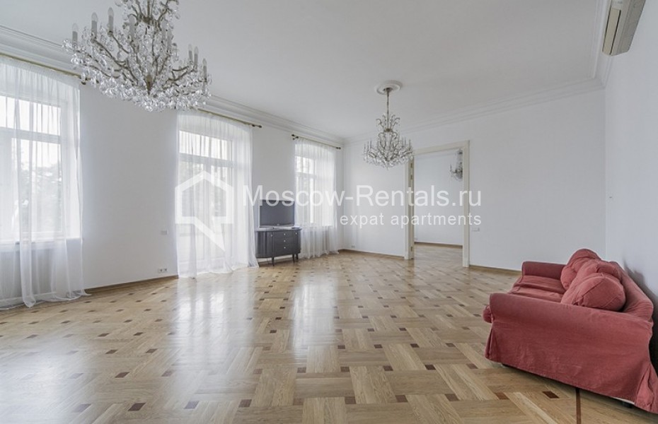 Photo #1 4-room (3 BR) apartment for <a href="http://moscow-rentals.ru/en/articles/long-term-rent" target="_blank">a long-term</a> rent
 in Russia, Moscow, Tverskoy blv, 8
