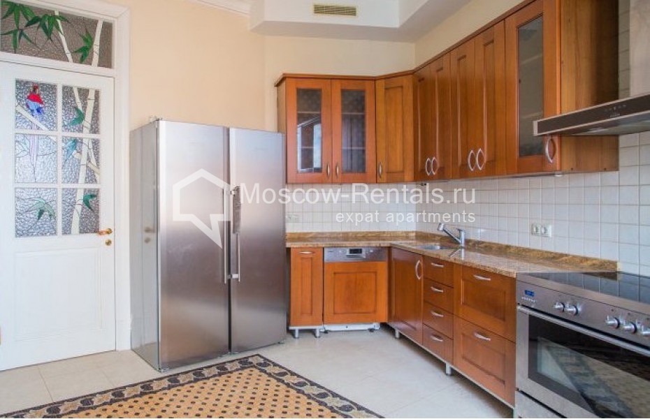 Photo #6 5-room (4 BR) apartment for <a href="http://moscow-rentals.ru/en/articles/long-term-rent" target="_blank">a long-term</a> rent
 in Russia, Moscow, Leontievskyi lane, 15
