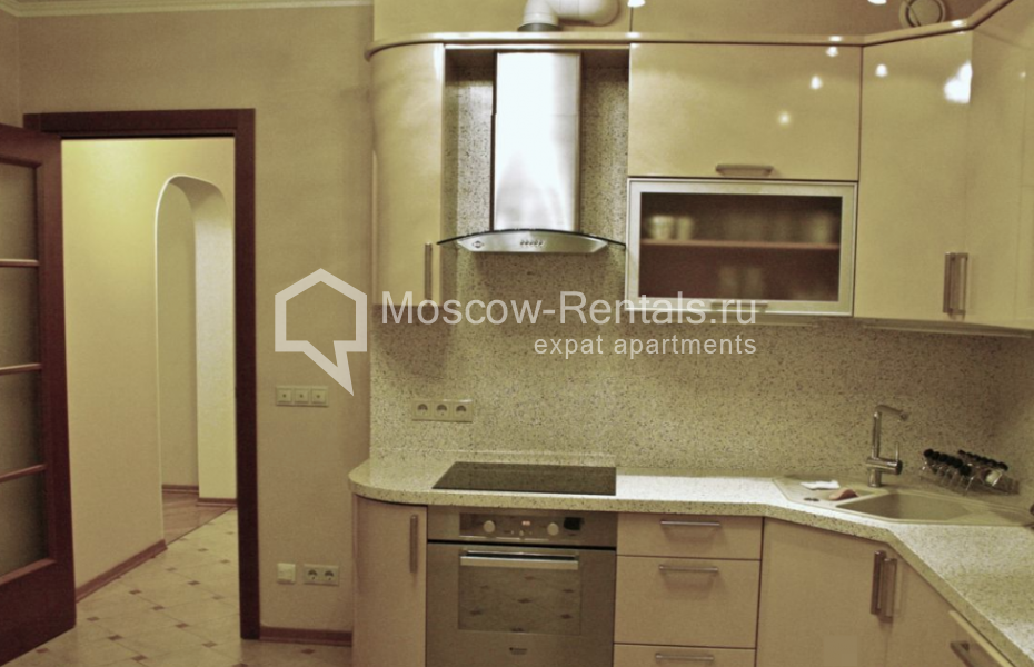 Photo #4 3-room (2 BR) apartment for <a href="http://moscow-rentals.ru/en/articles/long-term-rent" target="_blank">a long-term</a> rent
 in Russia, Moscow, Akademika Pilugina str, 6