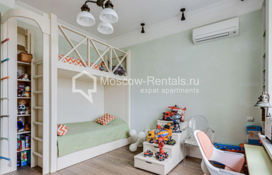 Photo #8 4-room (3 BR) apartment for <a href="http://moscow-rentals.ru/en/articles/long-term-rent" target="_blank">a long-term</a> rent
 in Russia, Moscow, Krasnopresnenskaya emb, 2/1