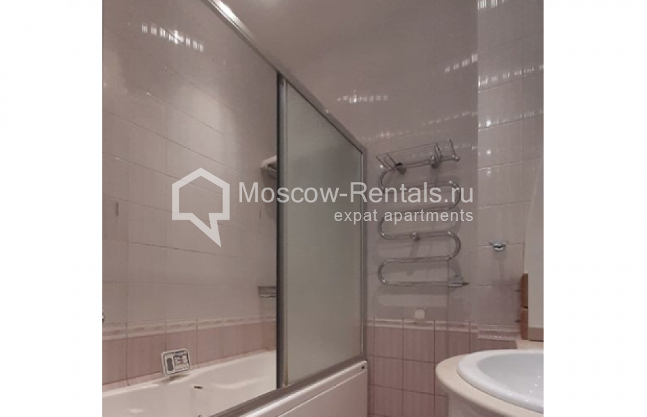 Photo #14 4-room (3 BR) apartment for <a href="http://moscow-rentals.ru/en/articles/long-term-rent" target="_blank">a long-term</a> rent
 in Russia, Moscow, Lomonosovskyi lane, 7К5