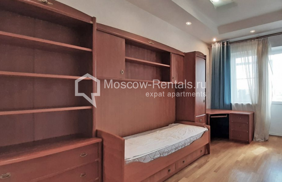 Photo #8 4-room (3 BR) apartment for <a href="http://moscow-rentals.ru/en/articles/long-term-rent" target="_blank">a long-term</a> rent
 in Russia, Moscow, Lomonosovskyi lane, 7К5