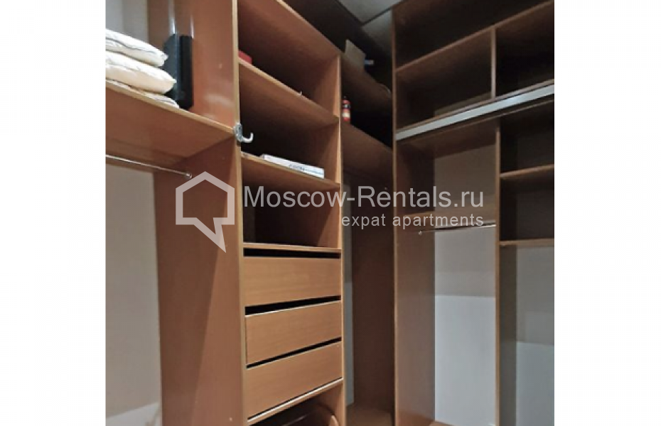 Photo #11 4-room (3 BR) apartment for <a href="http://moscow-rentals.ru/en/articles/long-term-rent" target="_blank">a long-term</a> rent
 in Russia, Moscow, Lomonosovskyi lane, 7К5