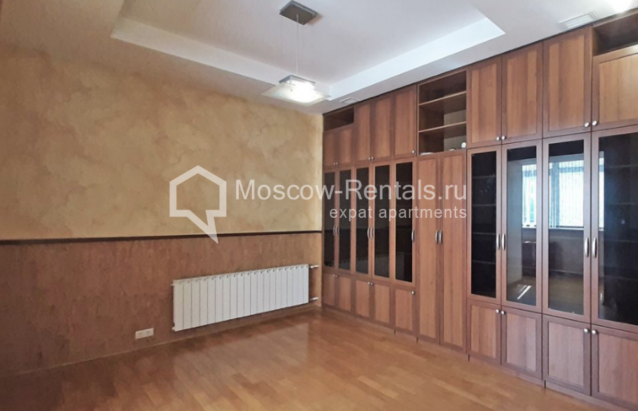 Photo #10 4-room (3 BR) apartment for <a href="http://moscow-rentals.ru/en/articles/long-term-rent" target="_blank">a long-term</a> rent
 in Russia, Moscow, Lomonosovskyi lane, 7К5