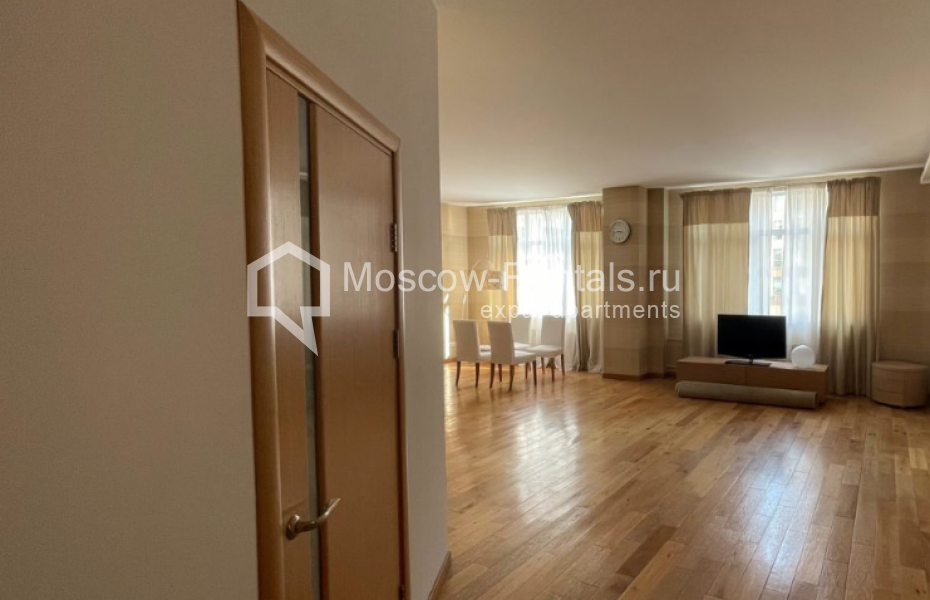 Photo #2 3-room (2 BR) apartment for <a href="http://moscow-rentals.ru/en/articles/long-term-rent" target="_blank">a long-term</a> rent
 in Russia, Moscow, Shabolovka str, 10к1