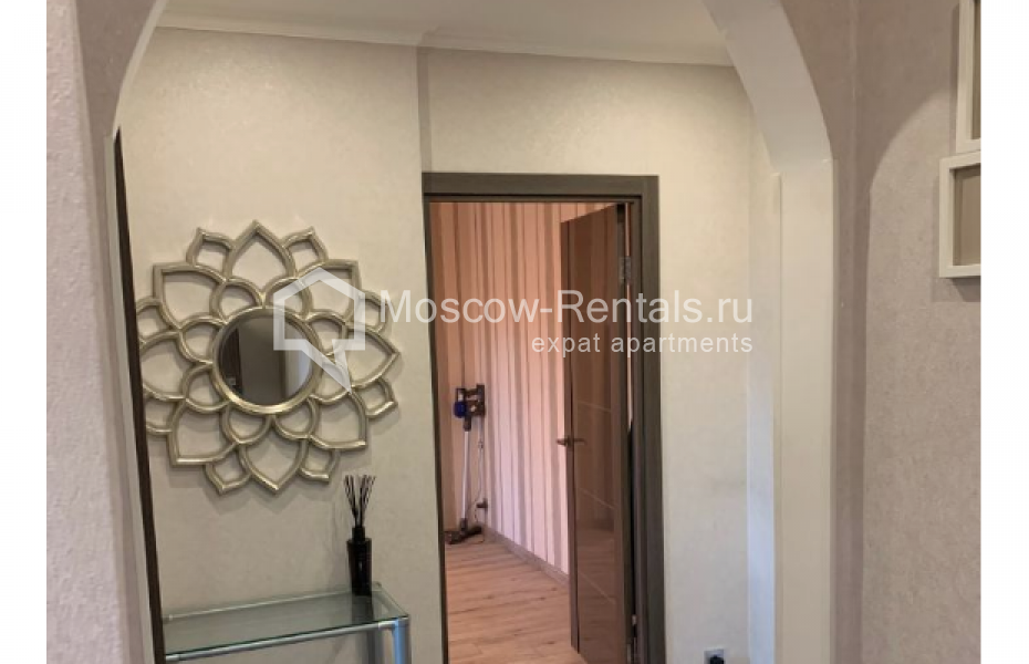 Photo #1 2-room (1 BR) apartment for <a href="http://moscow-rentals.ru/en/articles/long-term-rent" target="_blank">a long-term</a> rent
 in Russia, Moscow, B. Yakimanka str, 32