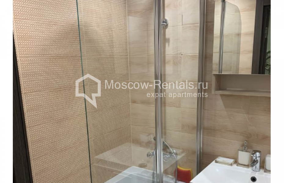 Photo #8 2-room (1 BR) apartment for <a href="http://moscow-rentals.ru/en/articles/long-term-rent" target="_blank">a long-term</a> rent
 in Russia, Moscow, B. Yakimanka str, 32
