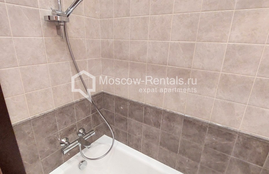 Photo #10 2-room (1 BR) apartment for <a href="http://moscow-rentals.ru/en/articles/long-term-rent" target="_blank">a long-term</a> rent
 in Russia, Moscow, Kosmodamianskaya emb, 36