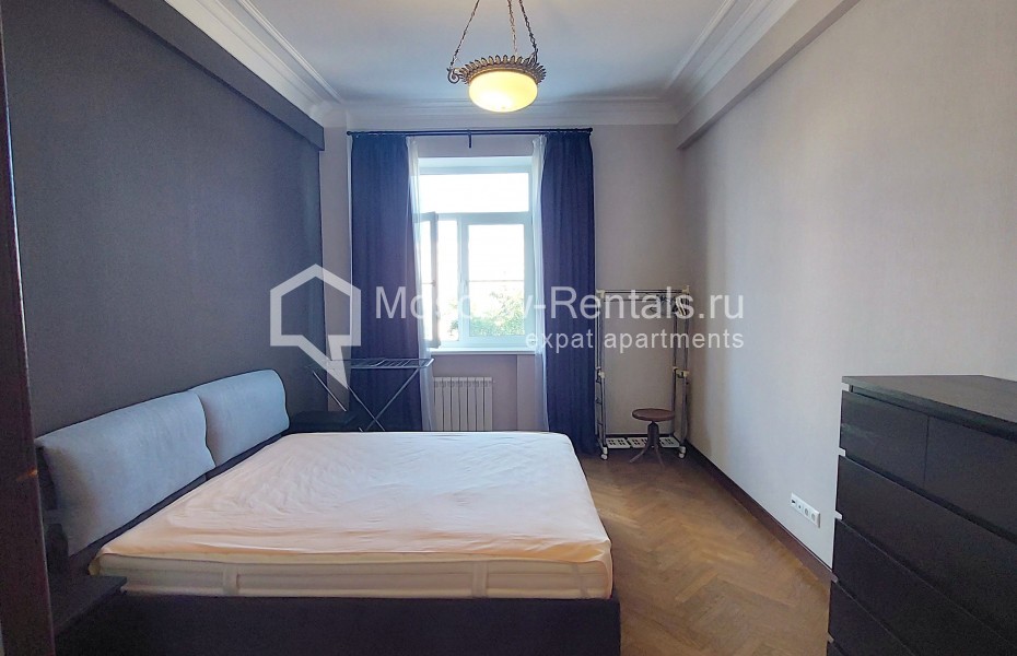 Photo #7 2-room (1 BR) apartment for <a href="http://moscow-rentals.ru/en/articles/long-term-rent" target="_blank">a long-term</a> rent
 in Russia, Moscow, Kosmodamianskaya emb, 36