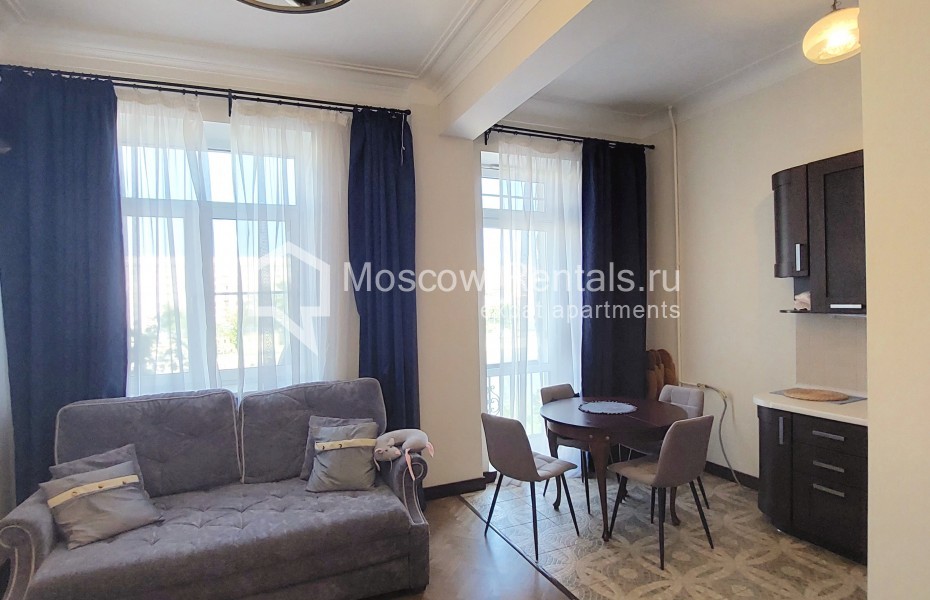 Photo #2 2-room (1 BR) apartment for <a href="http://moscow-rentals.ru/en/articles/long-term-rent" target="_blank">a long-term</a> rent
 in Russia, Moscow, Kosmodamianskaya emb, 36