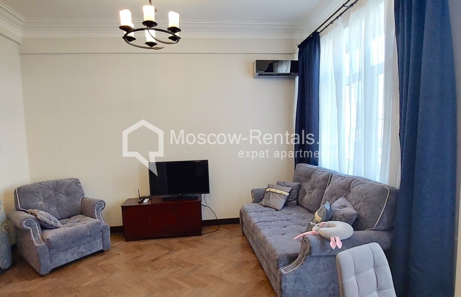 Photo #4 2-room (1 BR) apartment for <a href="http://moscow-rentals.ru/en/articles/long-term-rent" target="_blank">a long-term</a> rent
 in Russia, Moscow, Kosmodamianskaya emb, 36