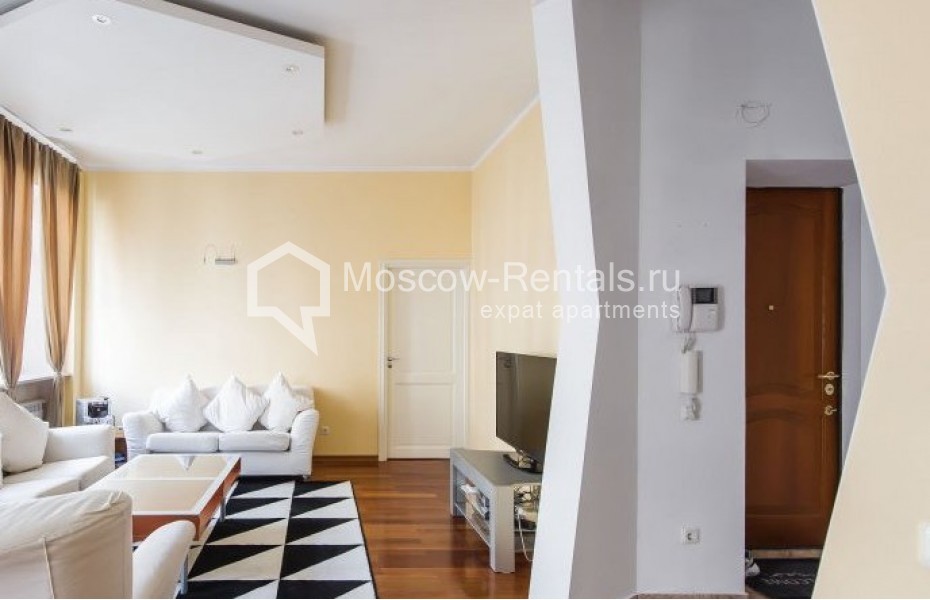 Photo #4 3-room (2 BR) apartment for <a href="http://moscow-rentals.ru/en/articles/long-term-rent" target="_blank">a long-term</a> rent
 in Russia, Moscow, Blagoveshenskyi lane, 5