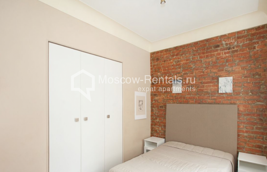 Photo #6 2-room (1 BR) apartment for <a href="http://moscow-rentals.ru/en/articles/long-term-rent" target="_blank">a long-term</a> rent
 in Russia, Moscow, Trekhprudnyi lane, 11/13С2