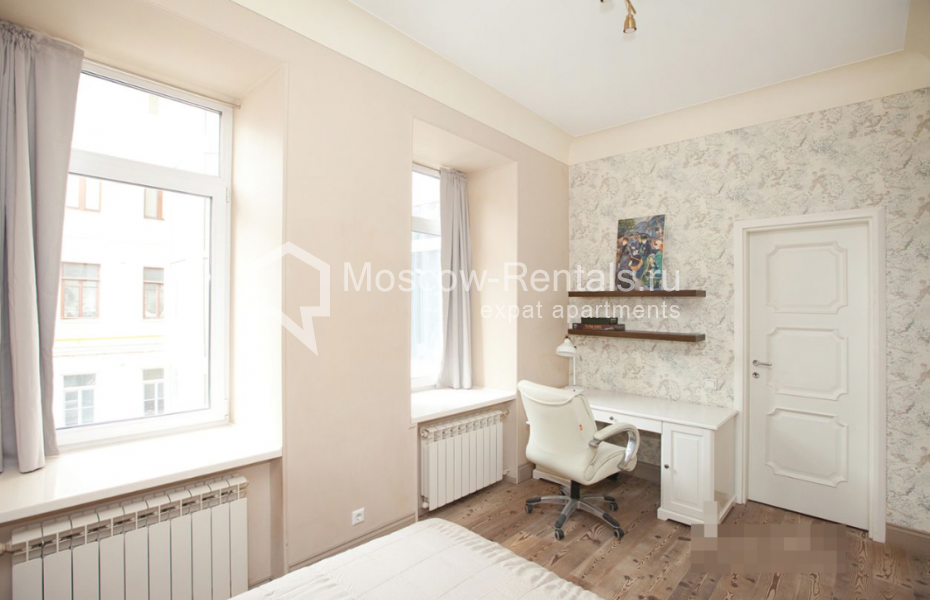 Photo #7 2-room (1 BR) apartment for <a href="http://moscow-rentals.ru/en/articles/long-term-rent" target="_blank">a long-term</a> rent
 in Russia, Moscow, Trekhprudnyi lane, 11/13С2
