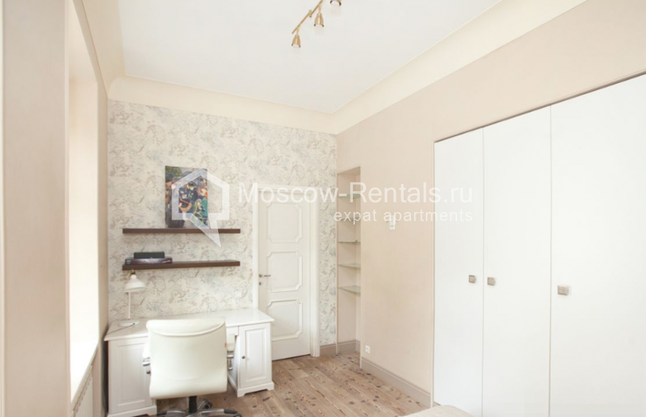 Photo #8 2-room (1 BR) apartment for <a href="http://moscow-rentals.ru/en/articles/long-term-rent" target="_blank">a long-term</a> rent
 in Russia, Moscow, Trekhprudnyi lane, 11/13С2