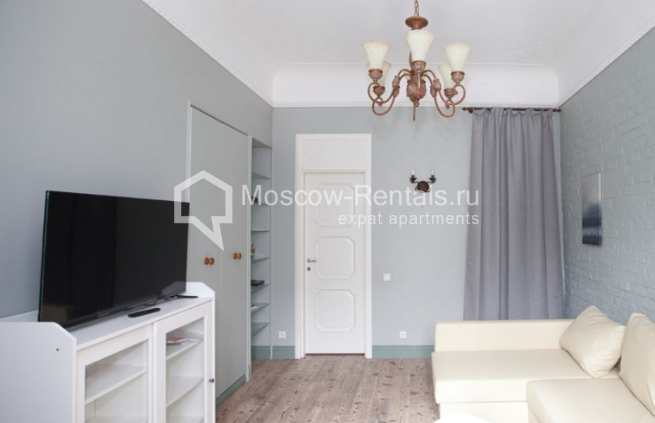 Photo #3 2-room (1 BR) apartment for <a href="http://moscow-rentals.ru/en/articles/long-term-rent" target="_blank">a long-term</a> rent
 in Russia, Moscow, Trekhprudnyi lane, 11/13С2