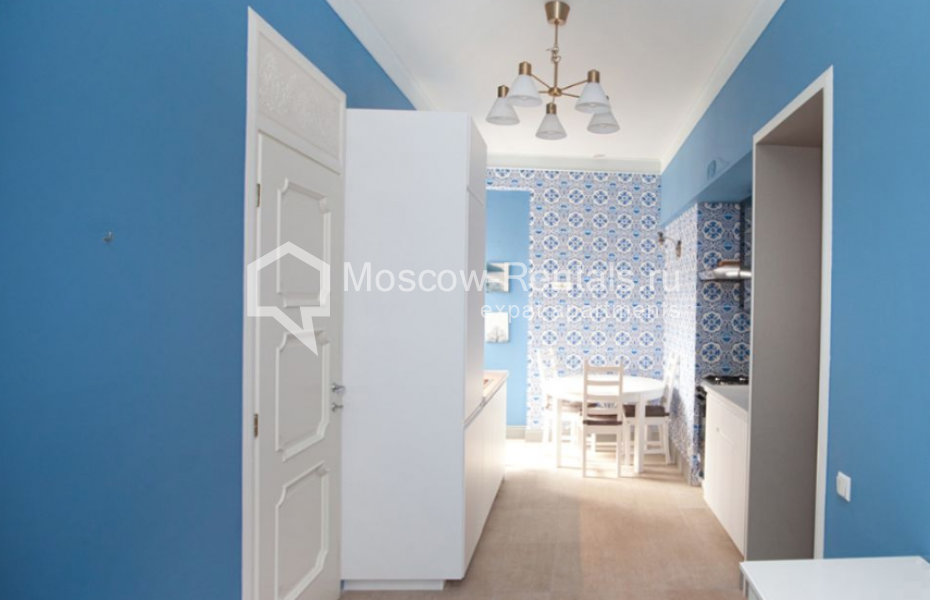 Photo #9 2-room (1 BR) apartment for <a href="http://moscow-rentals.ru/en/articles/long-term-rent" target="_blank">a long-term</a> rent
 in Russia, Moscow, Trekhprudnyi lane, 11/13С2