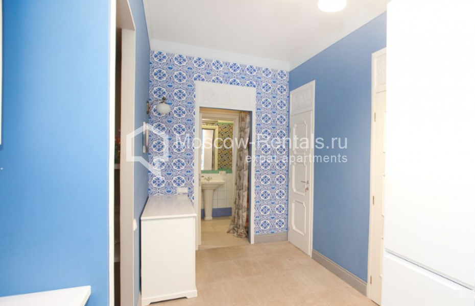 Photo #12 2-room (1 BR) apartment for <a href="http://moscow-rentals.ru/en/articles/long-term-rent" target="_blank">a long-term</a> rent
 in Russia, Moscow, Trekhprudnyi lane, 11/13С2